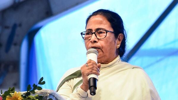 Mamata Banerjee: ‘‌দুই পরিবারকে সরকারি চাকরি, ২ লাখ টাকা ক্ষতিপূরণ মিলবে’‌, ঘোষণা মুখ্যমন্ত্রীর