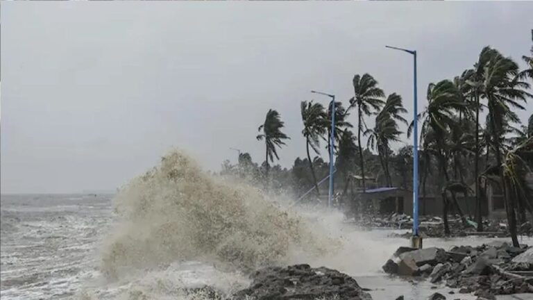 Cyclone Mocha|| ধেয়ে আসছে শক্তিশালী ঘূর্ণিঝড় মোকা, হলুদ সতর্কতা জারি দক্ষিণের ৪ জেলায়