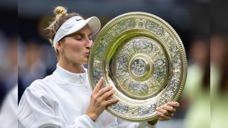 উইম্বলডনের ইতিহাসে প্রথমবার, মহিলাদের ফাইনালে যা ঘটালেন মার্কেতা ভন্দ্রোসোভা Wimbledon 2023 Women s Final Marketa Vondrousova beat Ons Jabeur won her first ever Grand Slam sup