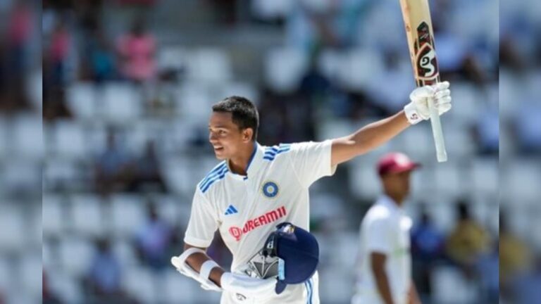 অভিষেকেই ম্যাচের সেরা, হোটেলের ঘরে গিয়ে যা করলেন যশস্বী জয়সওয়াল, ভাইরাল ভিডিও India vs West Indies Viral Video of Yashasvi Jaiswal after get the Man Of The Match Award in his Test Debut sup