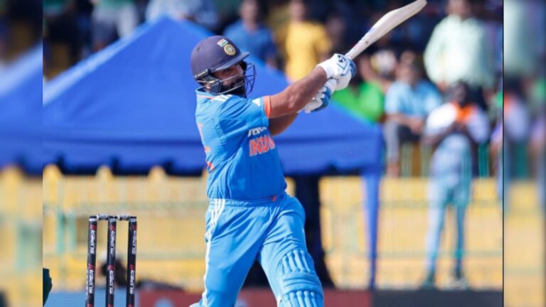 ধারে কাছে নেই বিরাট কোহলি, আন্তর্জাতিক ক্রিকেটে এমন রেকর্ড করলেন রোহিত শর্মা India vs Australia Rohit Sharma hit fastest 550 sixes in International Cricket ahead of ODI World Cup 2023 sup