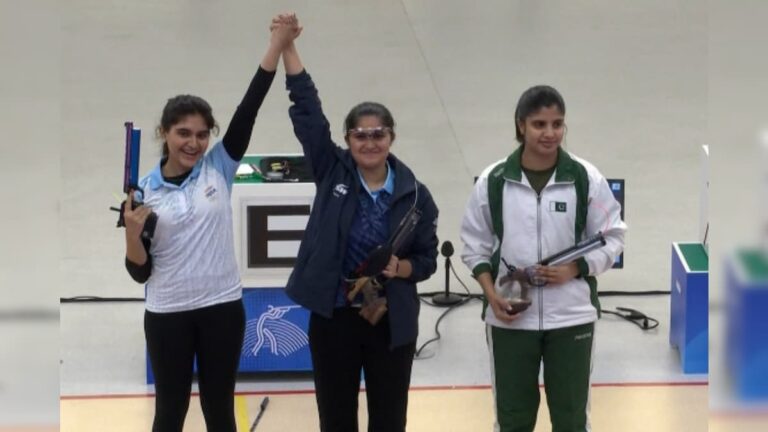 পাকিস্তানকে হারিয়ে একই ইভেন্টে সোনা ও রুপো জয় ভারতের, ১০ মিটার এয়ার পিস্তলে রেকর্ড গড়লেন পলক ও ইশা Asian Games 2023 India s Palak Gulia and Esha Singh won gold medal in 10m Air Pistol individual event sup
