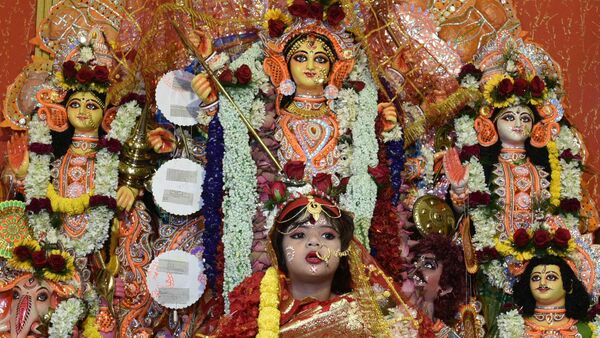 Durga Puja 2023: নিউ টাউনের এই দুর্গাপুজোয় কুমারী হিসেবে পূজিত হবেন ৮ বছরের নাফিসা! বিশেষ উদ্যোগ