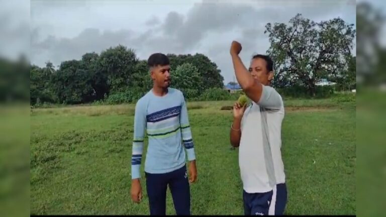 Malda News: বাবা সব্জি বিক্রেতা, U-16 বাংলা ক্রিকেট দলে সুযোগ পেয়ে ২৫ বছরের খরা কাটালেন মালদহের আদিত্য