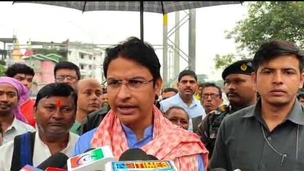 BJP MP Raju Bista: কালিম্পংয়ে বন্যা কবলিত এলাকায় রাজু বিস্তাকে ঘিরে বিক্ষোভ, উঠল গো ব্যাক স্লোগান