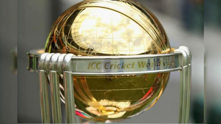 কতটা সোনা-রুপো রয়েছে ক্রিকেট বিশ্বকাপে? ট্রফিটির দাম কত? জানলে অবাক হবেন ODI World Cup 2023 Cricket World Cup Trophy Weight Price and How much gold silver is there know interesting facts knowledge story Trending GK ICC World Cup 2023 sup