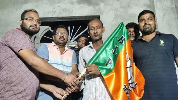 Ghatal News: লক্ষ্মীপুজোর রাতে TMC সদস্যের দলবদল, ঘাটালে পঞ্চায়েতের দখল নিল BJP