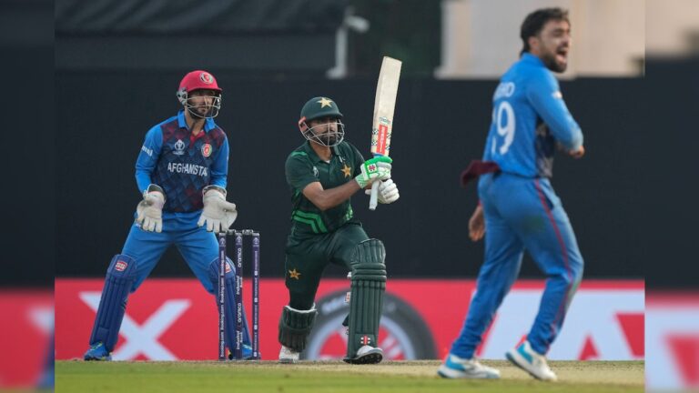 বাবর-শাকিলের লড়াকু ব্যাটিং, আফগানিস্তানকে ২৮৩ রানের টার্গেট দিল পাকিস্তান ODI World Cup 2023 Pakistan vs Afghanistan Live Updates Pakistan set 283 runs Target For Afghanistan in ICC World Cup 2023 sup