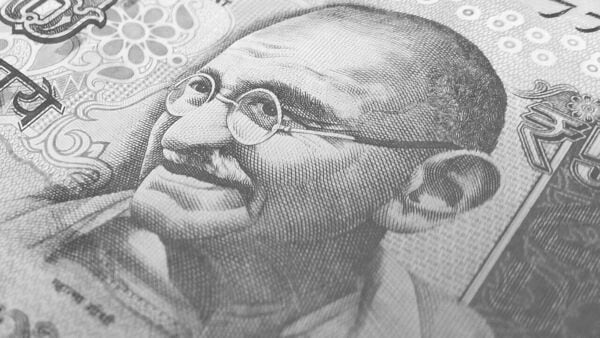 Lakshmir Bhandar: সরকারের খাতায় ‘মৃত’, লক্ষ্মীর ভাণ্ডারের টাকা পাচ্ছেন না দাসপুরের ‘জলজ্যান্ত’ পূর্ণিমা