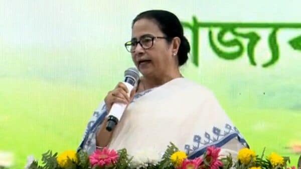 Mamata Banerjee North Bengal visit: ‘জমি কেনাবেচায় জড়িয়ে পড়ছেন ভূমি দফতরের কর্তাদের একাংশ!’ তদন্ত নির্দেশ মমতার