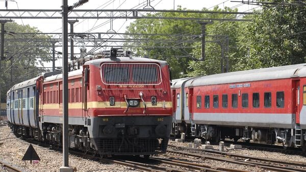 Nashipur Train Cancellation: স্বপ্নপূরণের দোরগোড়ায় নশিপুর রেলসেতু, তিনদিন বাতিল থাকবে ট্রেন, তালিকাটা দেখুন