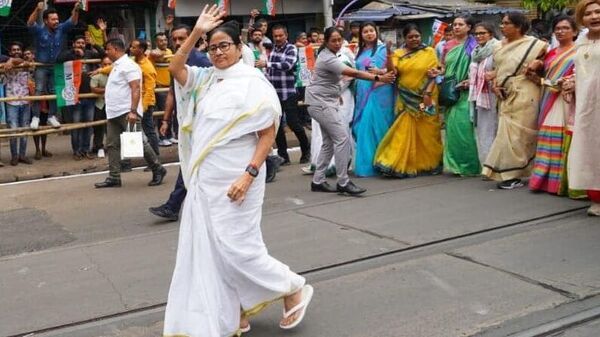 Mamata Banerjee: মমতার মিছিলে সন্দেশখালির ‘দুর্গারা’, কেন এলেন? প্রশ্ন শুনেই মুচকি হাসি!