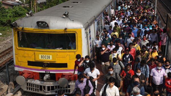 Local trains cancelled in Howrah: হাওড়া লাইনে একাধিক লোকাল ট্রেন বাতিল রবিবার! চলবে না শিয়ালদার ২টিও, রইল তালিকা
