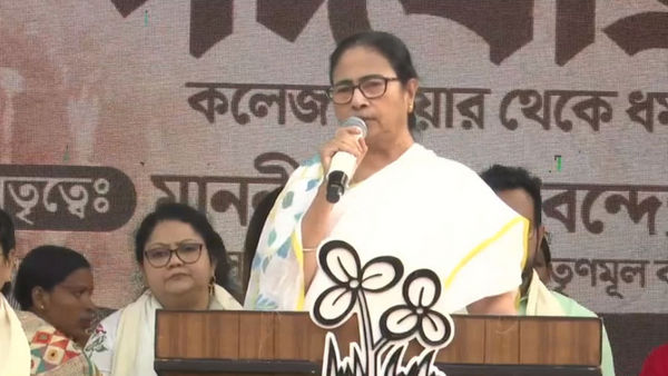 Mamata Banerjee: EVMএ চিপ বসাতে পারে, আশঙ্কা মমতার, হারের ভয়ে বলছেন, দাবি BJPর