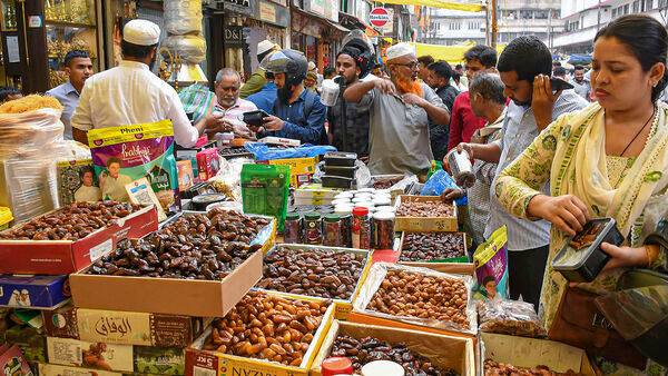 Ramazan Special Ration Package by WB: রোজার ১ মাস সস্তায় রেশনের ‘বিশেষ প্যাকেজ’ দেবে মমতা সরকার! কী কী পাবেন? দাম কত?