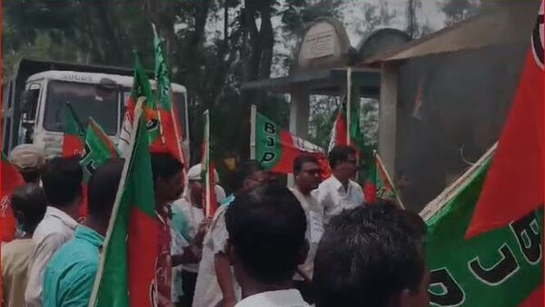 BJP protest: ‘গদ্দারের জায়গা’ মন্তব্যের প্রতিবাদে নন্দীগ্রামে বিক্ষোভ, TMC অফিসে তালা BJP-র