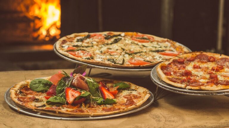 Side Effects of Pizza: গরম গরম পিৎজা খাচ্ছেন, অজান্তেই করছেন না তো শরীরের ক্ষতি? | Side Effects of Pizza: রোজ পিৎজা খাবেন না, এটি স্বাস্থ্যের জন্য ভালো নয়