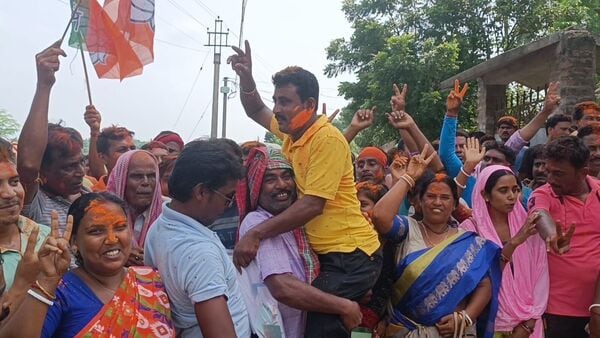 CPM প্রার্থীকে টেনে নিয়েও শেষরক্ষা হল না, TMCতে পালটা ভাঙন ধরিয়ে বোর্ড দখল BJPর