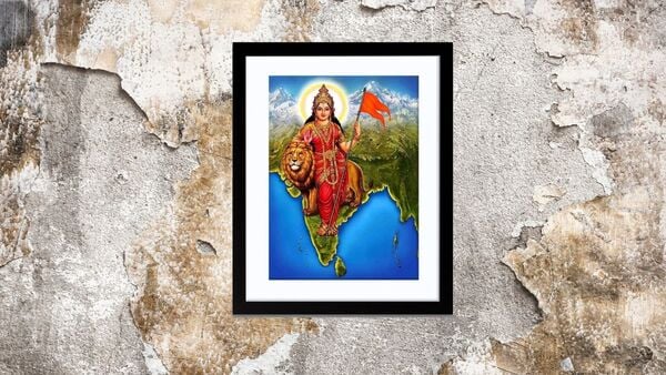 Birbhum: দফতর থেকে মমতার ছবি সরিয়ে ভারত মাতার ছবি টাঙানোয় BJPর প্রধানকে খুনের হুমকি TMCর