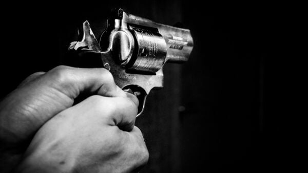 Shootout: মাঝরাতে ঘরে ঢুকে তৃণমূল কর্মীকে পর পর গুলি, গ্রেফতার বিজেপি সমর্থক