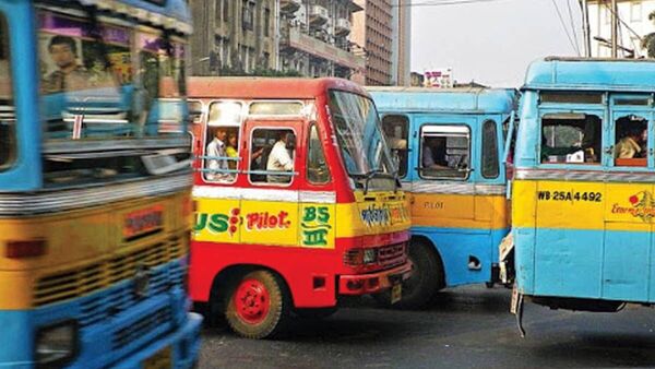 Kolkata Bus Service : নির্দেশ সত্ত্বেও মানা হয়নি, অবিলম্বে ৩০০ বাস বন্ধের নির্দেশ কলকাতা হাইকোর্টের