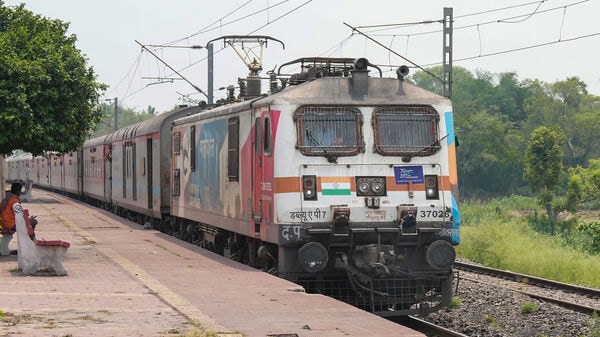 Special train to Assam: অসম যাওয়ার স্পেশাল ট্রেন, যাওয়া যাবে নিউ জলপাইগুড়িও! জানুন দিনক্ষণ-রুট – Special train to Assam , also to New Jalpaiguri ! Know the time – of