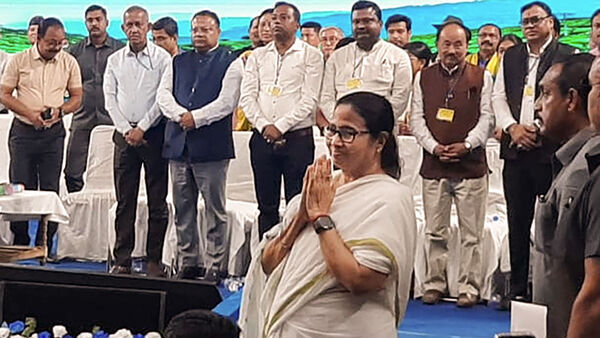 Mamata Banerjee: শিলিগুড়িতে আচমকা বাতিল হল সিএএ বিরোধী মমতার মিছিল, কর্মসূচিতে কাটছাঁট